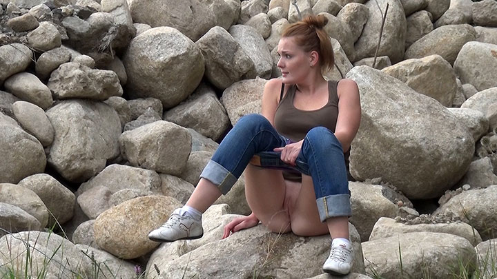 Porn Video Maggy on Rocks